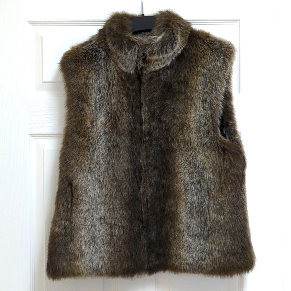 BLASSPORT Reversible Faux Fur Vest L
